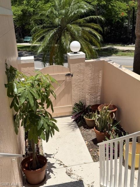 628 Woodshire LN G12 photo 15