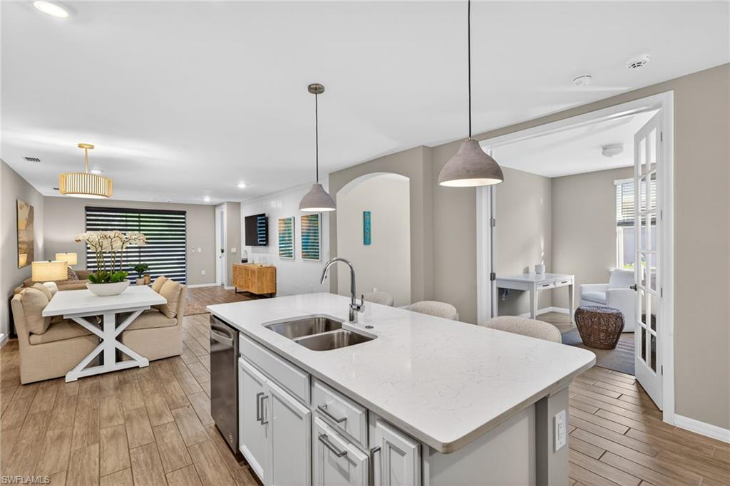 14567 Edgewater CIR photo 10