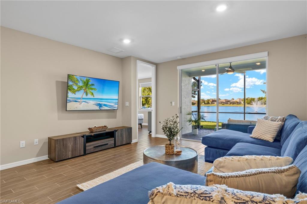 14644 Edgewater CIR