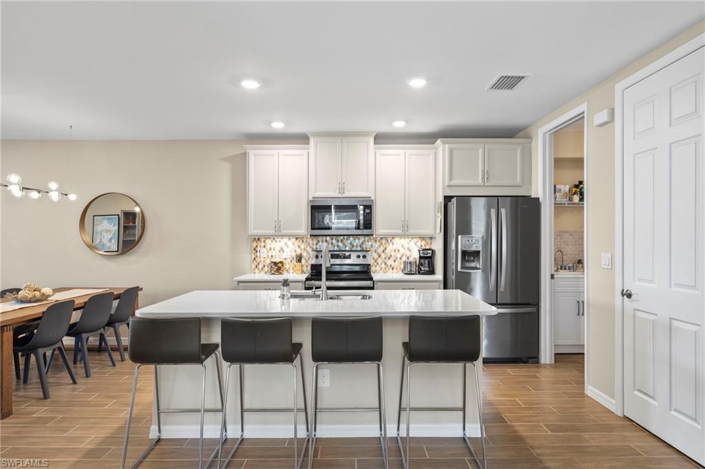 14644 Edgewater CIR photo 6