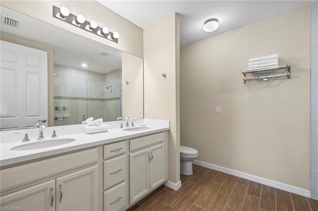14644 Edgewater CIR photo 16