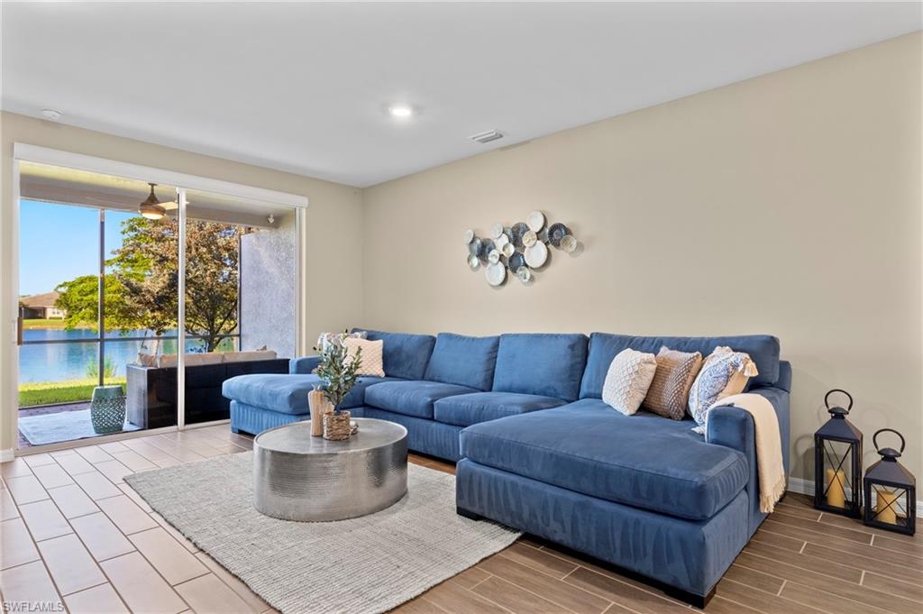 14644 Edgewater CIR