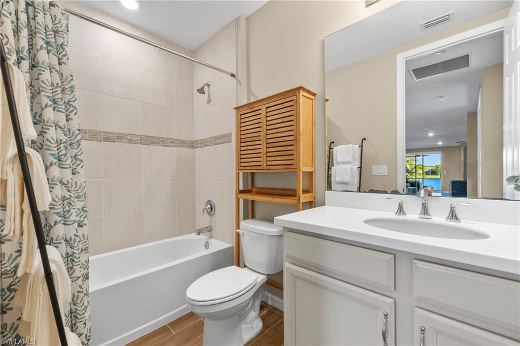 14644 Edgewater CIR photo 20