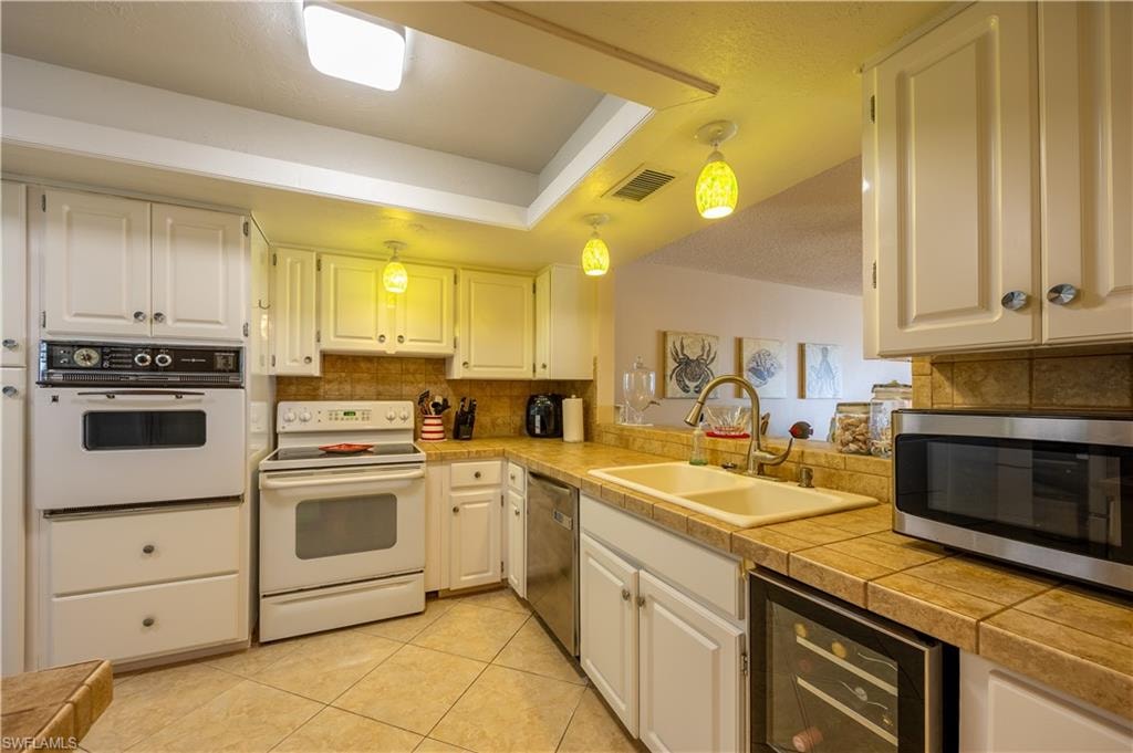 304 Tudor DR 7 photo 11