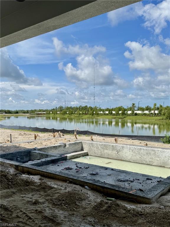 25562 Crystal Shore DR photo 6