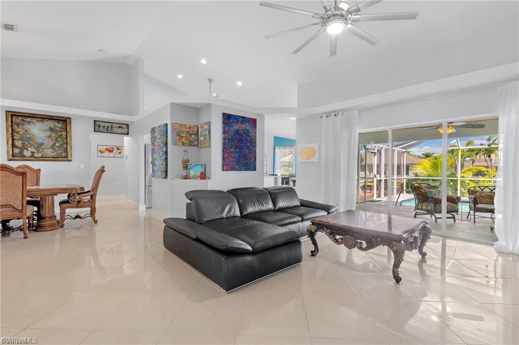 2101 SW 29th TER