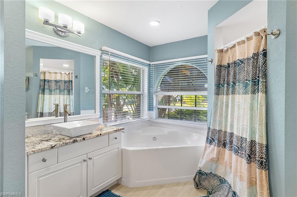 2101 SW 29th TER photo 17