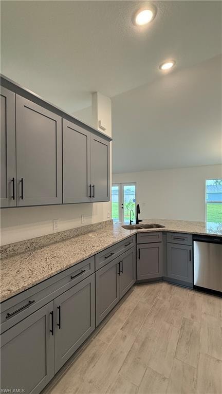 563 Windermere DR photo 6