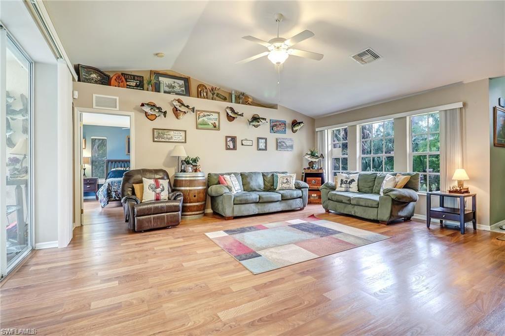 4070 10th AVE SE