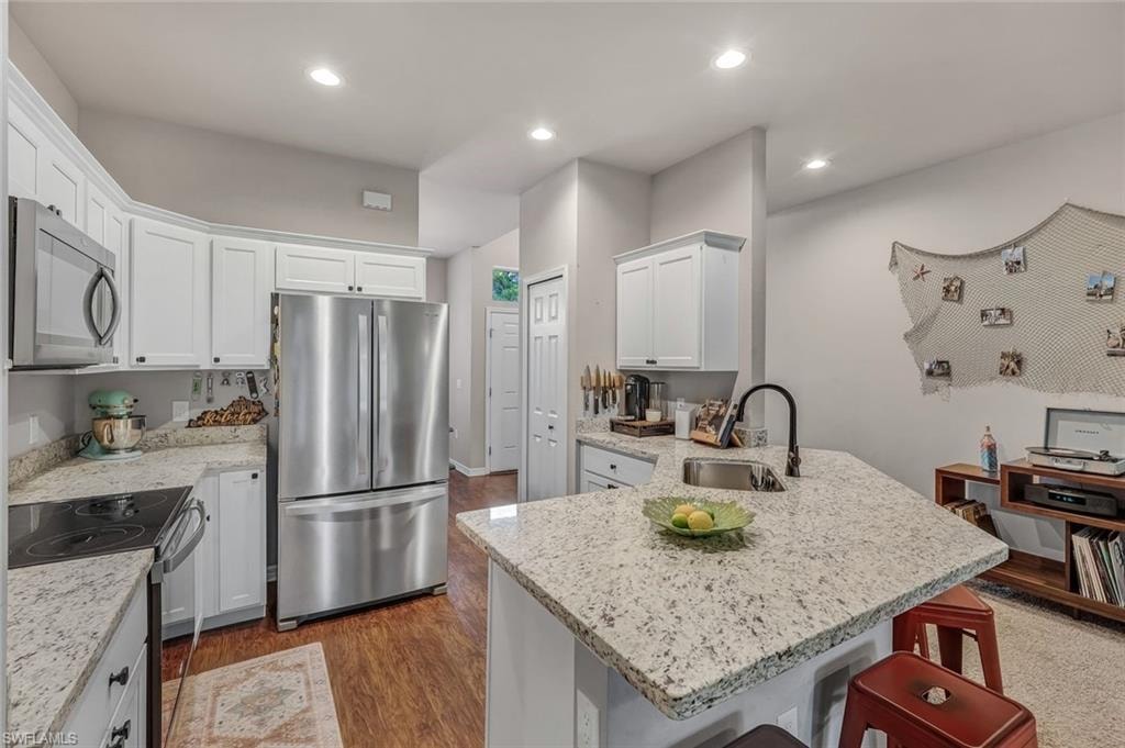 670 Nimitz BLVD photo 13