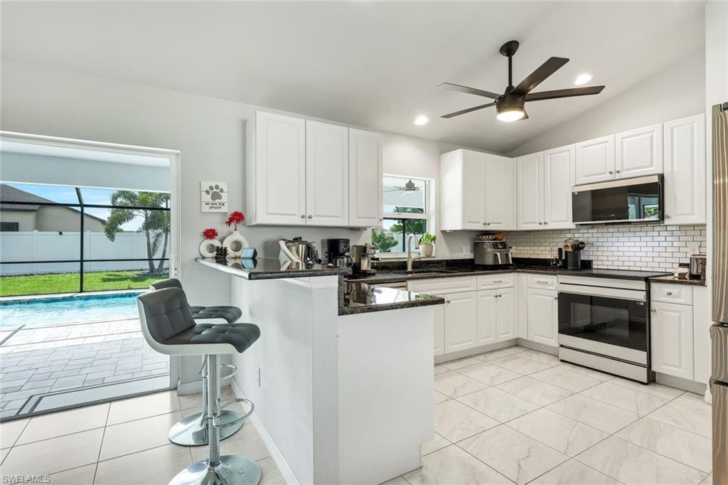 2118 SW 12th TER photo 10