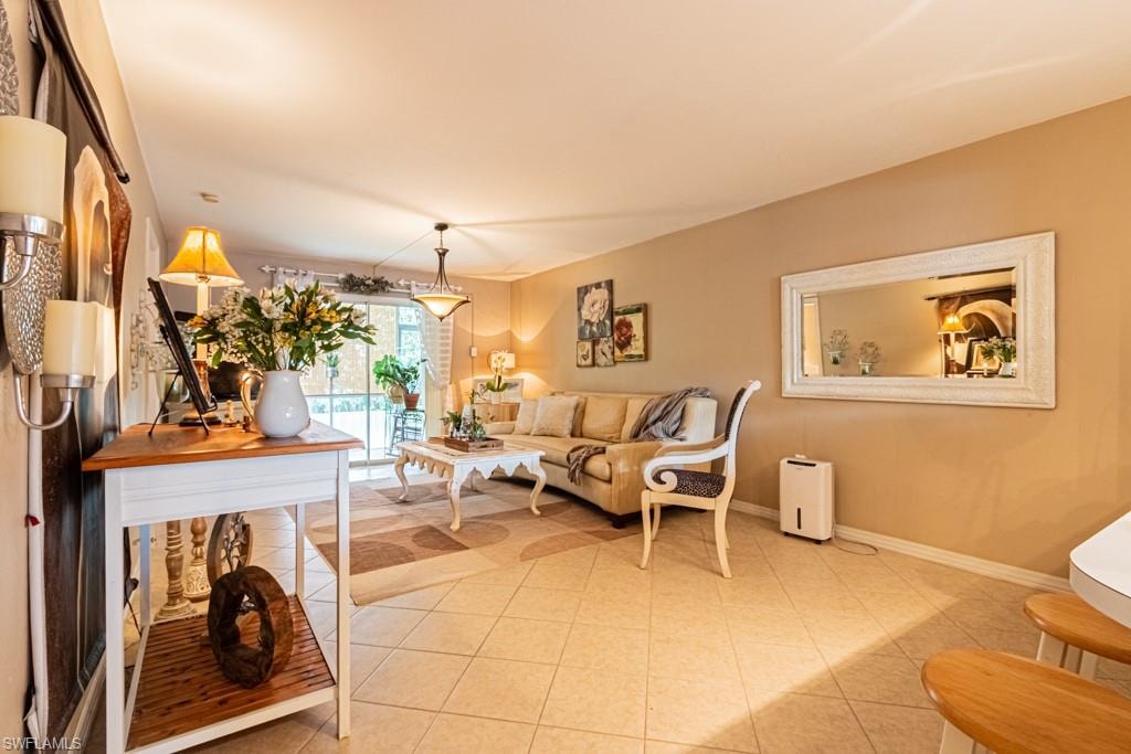 130 Cypress WAY E 1