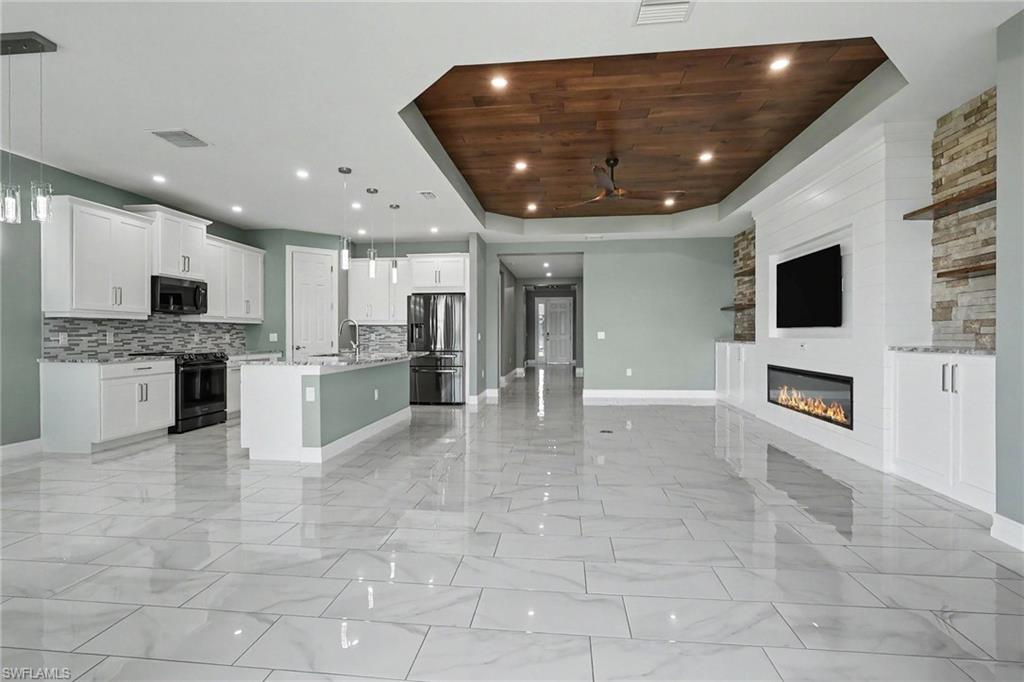 355 Spring Hill Lake LOOP