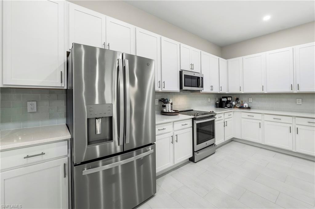 178 Indies DR E 201 photo 9