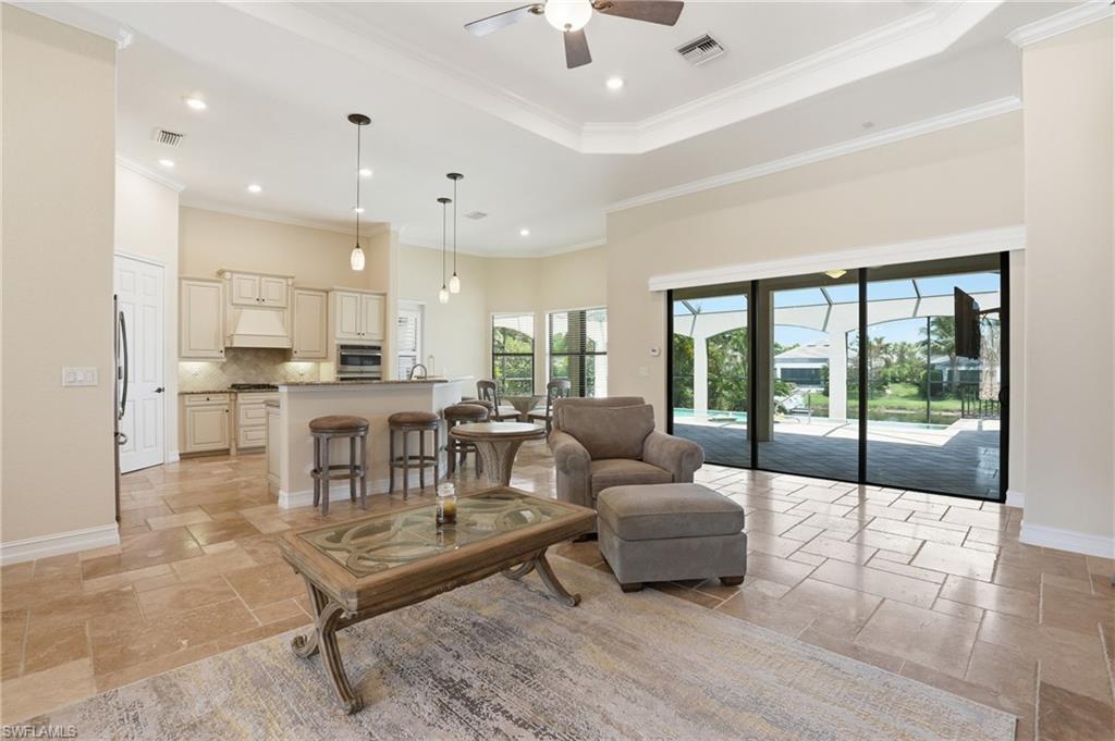 3266 Runaway LN