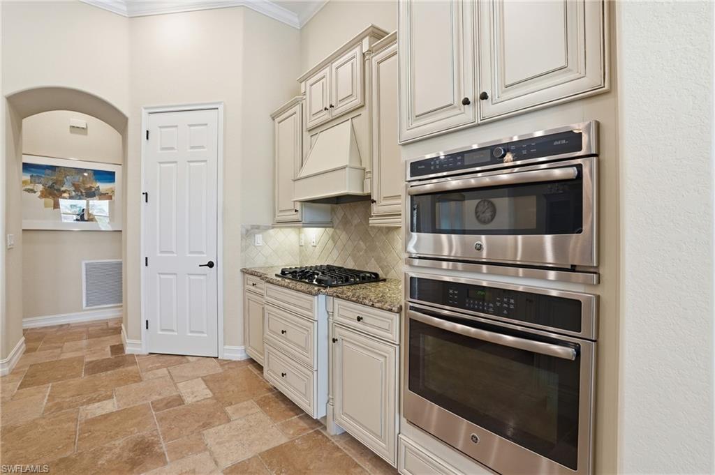 3266 Runaway LN photo 11