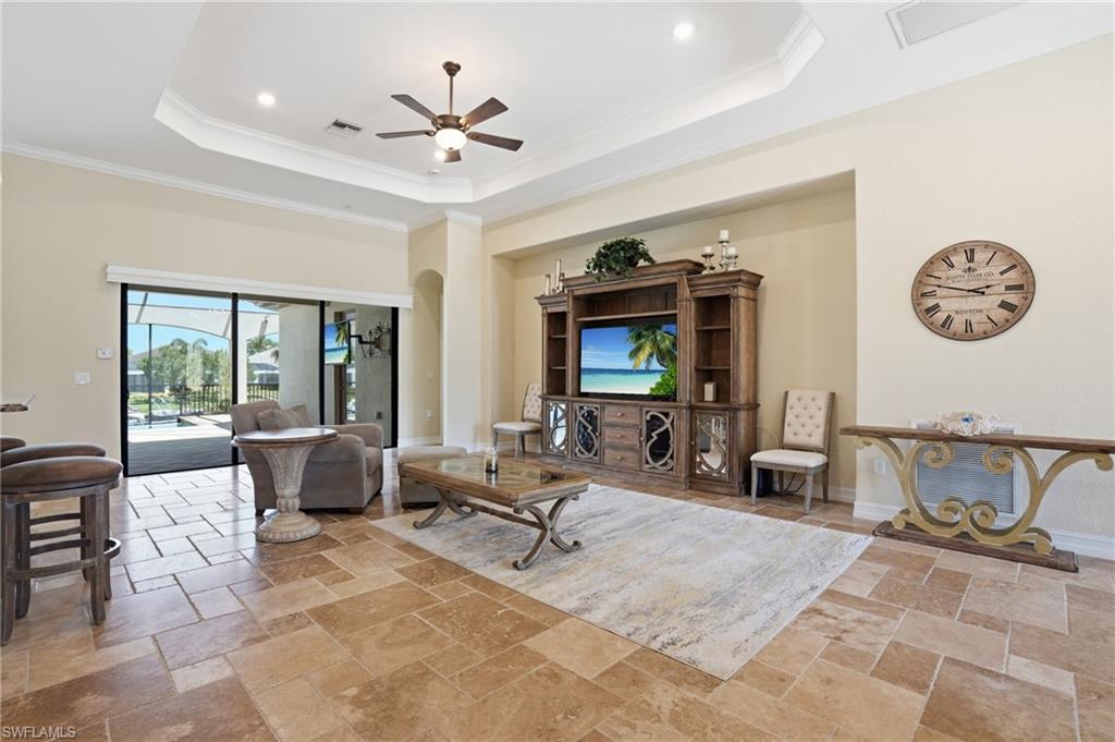 3266 Runaway LN
