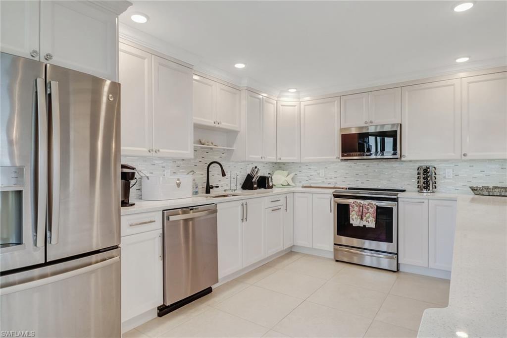 4041 Gulf Shore BLVD N 1109 photo 9