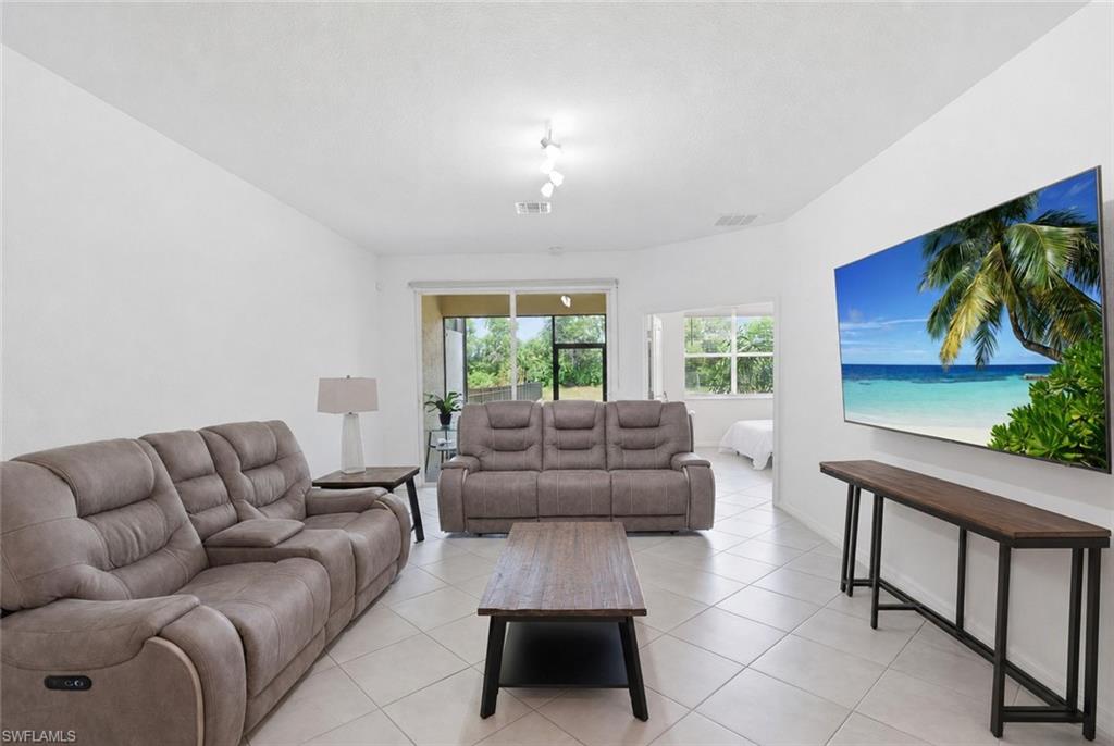1648 Alameda DR