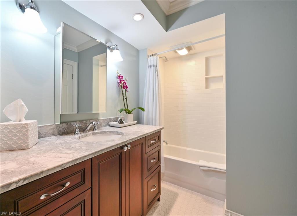 For those who want a tub-newly remodeled
