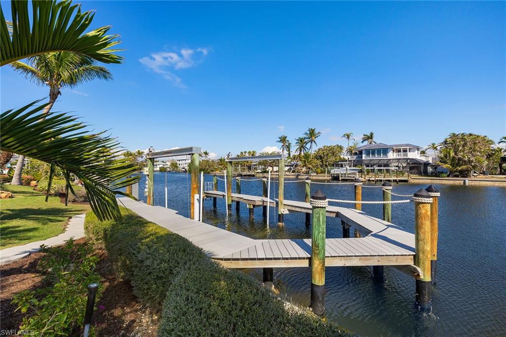 1674 Sabal Palm DR