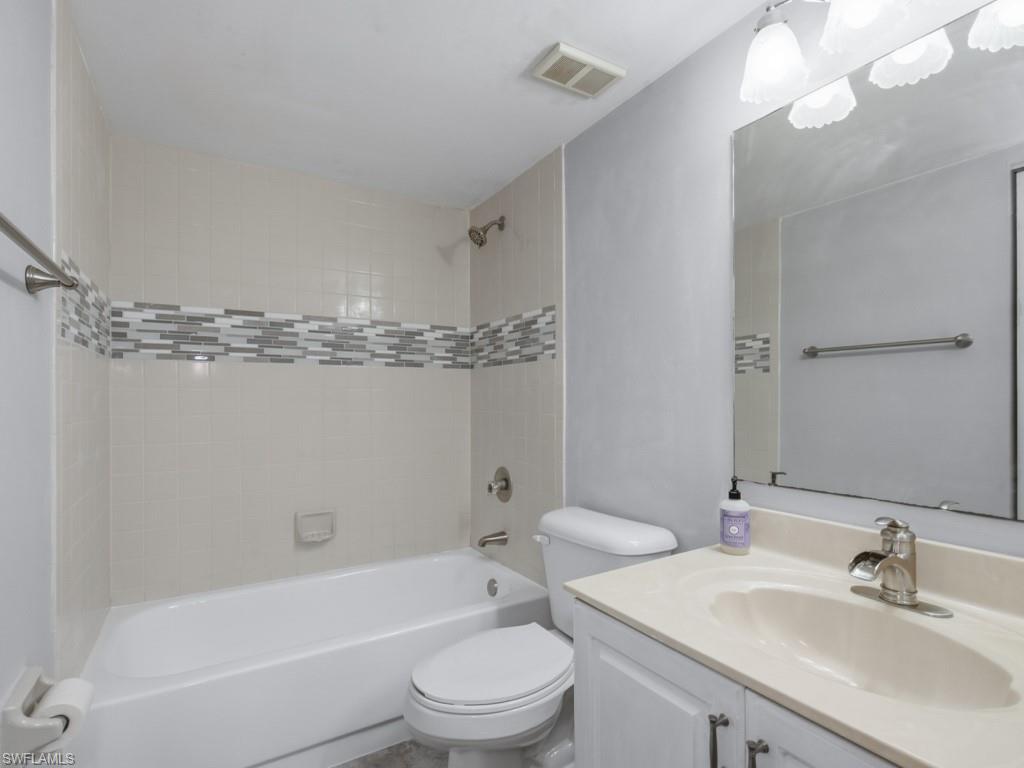 5784 Deauville CIR B204 photo 6