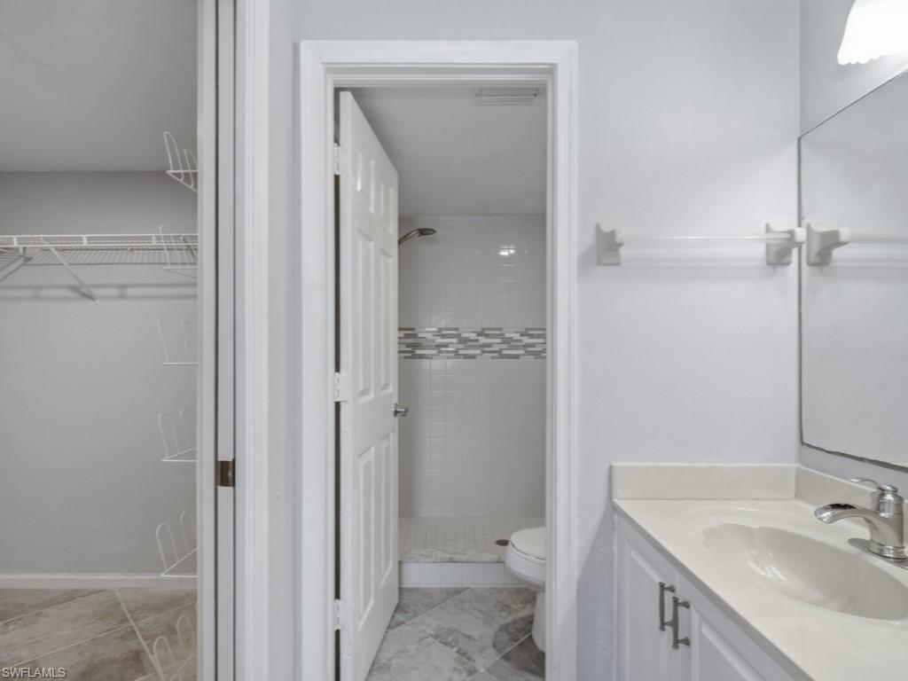 5784 Deauville CIR B204 photo 13