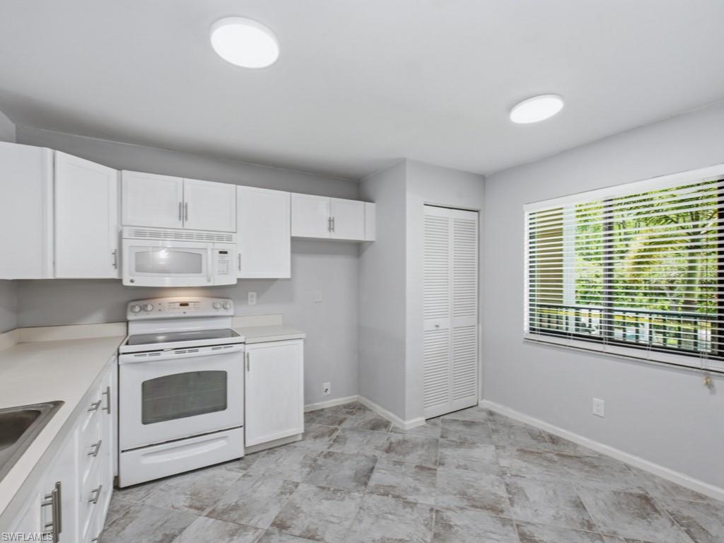 5784 Deauville CIR B204 photo 8