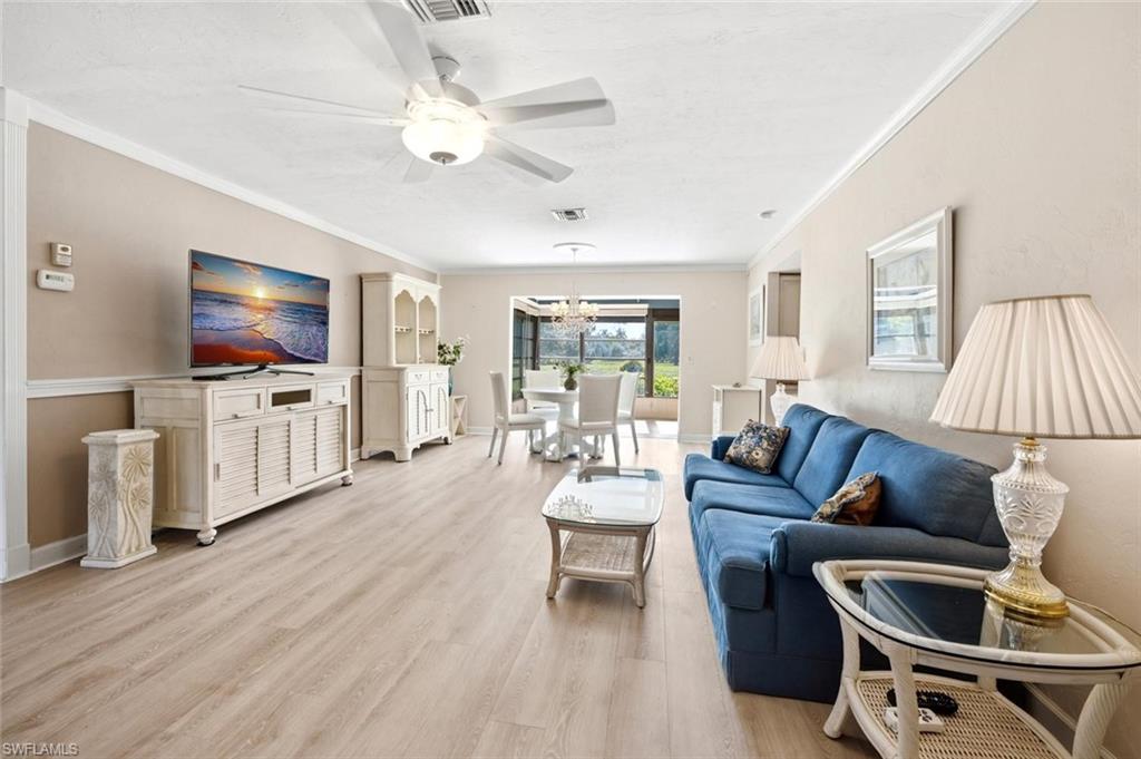 120 Fleur De Lis LN photo 6