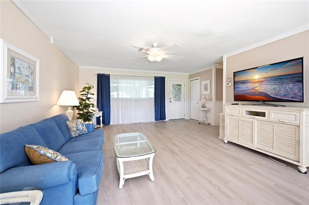 120 Fleur De Lis LN