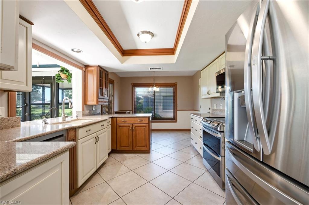 120 Fleur De Lis LN photo 9