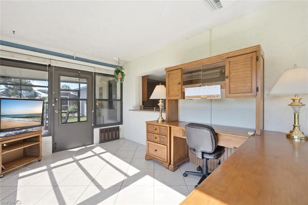 120 Fleur De Lis LN photo 24