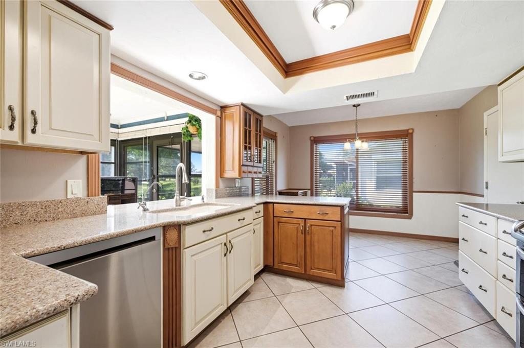 120 Fleur De Lis LN photo 10