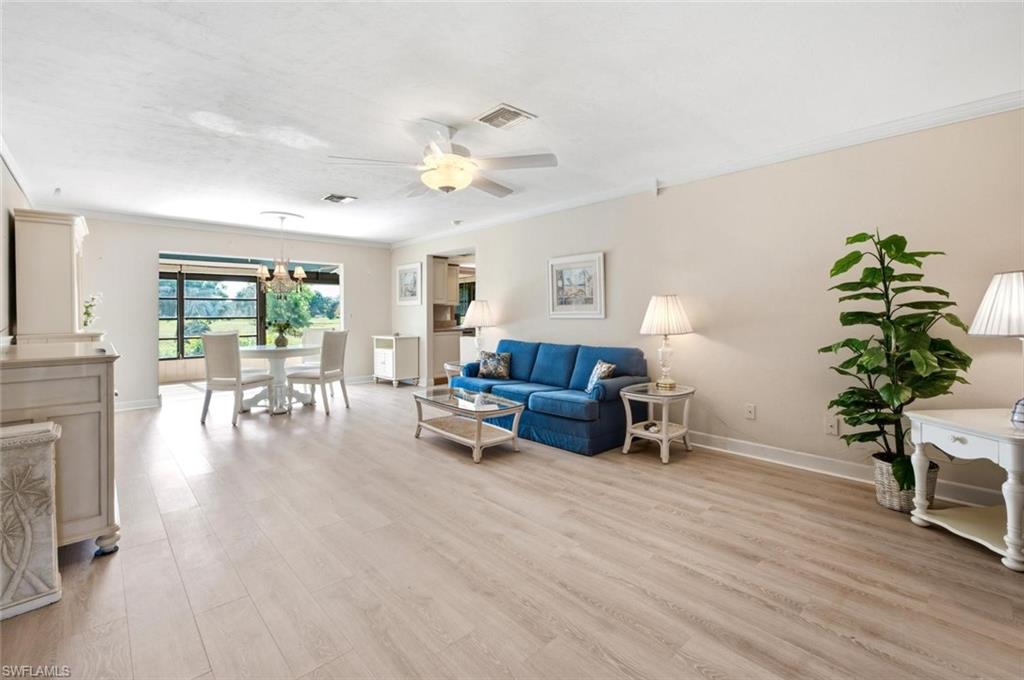 120 Fleur De Lis LN