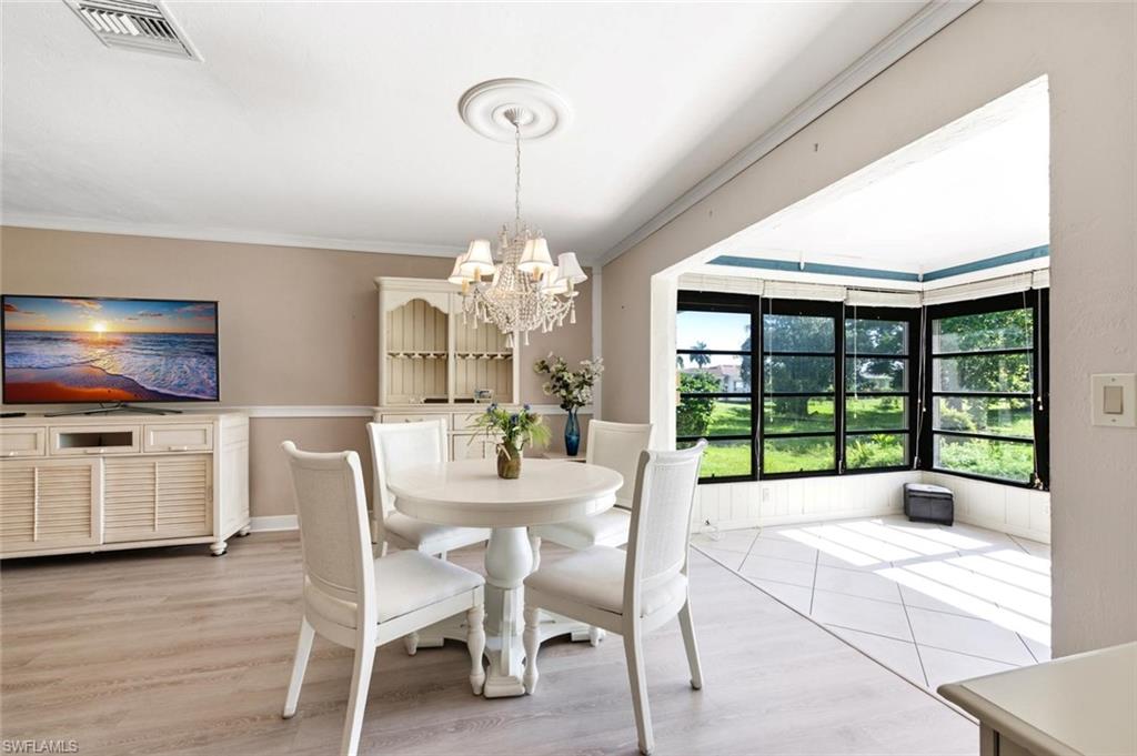 120 Fleur De Lis LN photo 8