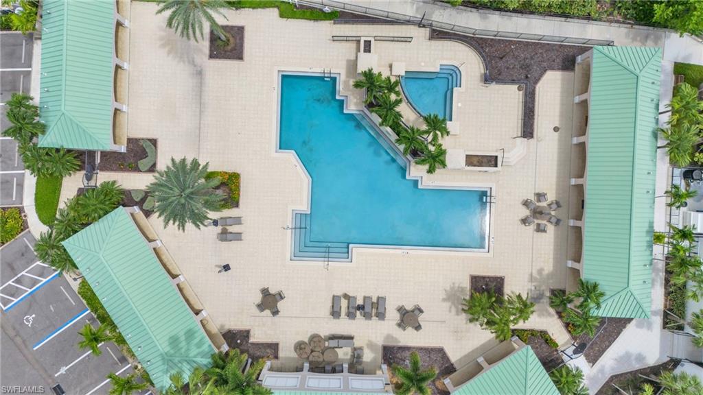 Birds eye view of Swimming Pool and Spa