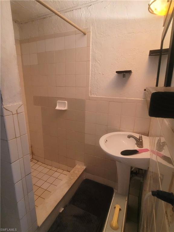 2931 Grand AVE photo 9