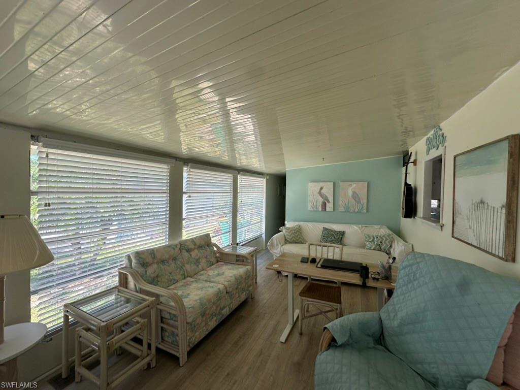 16 Jade DR