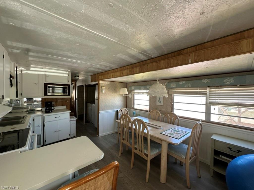 16 Jade DR