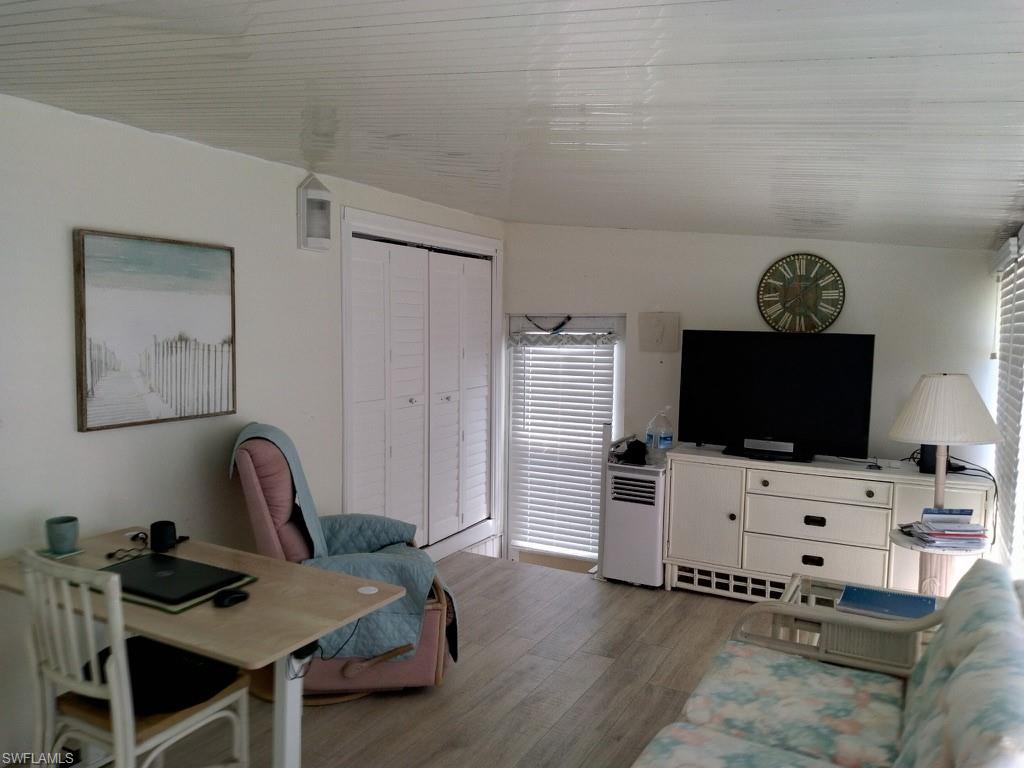 16 Jade DR