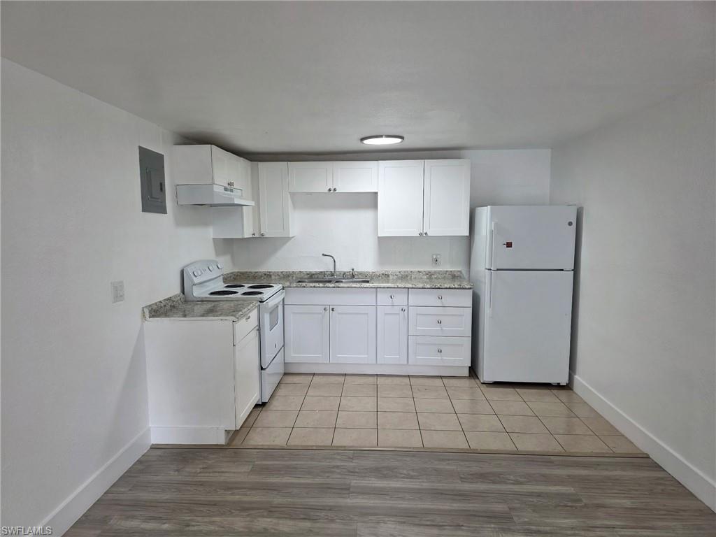 420 Fairfax DR 1