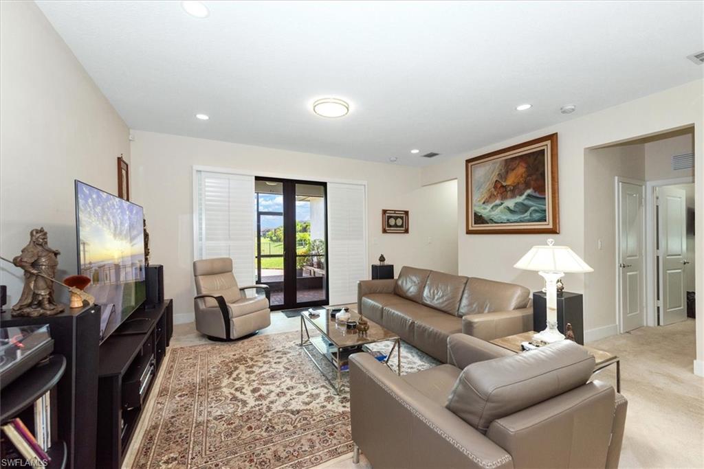 4881 Iron Horse WAY photo 9