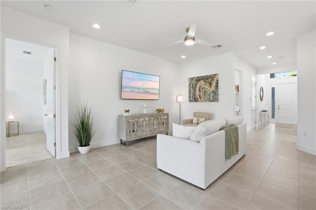 12349 Dahlia CT photo 6