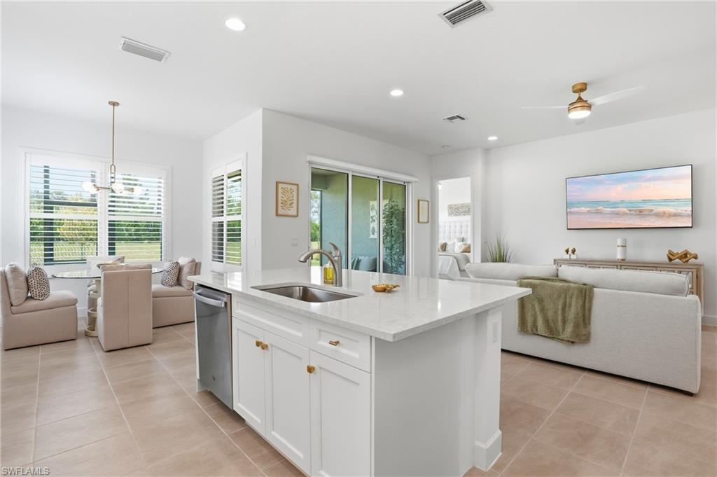 12349 Dahlia CT photo 10