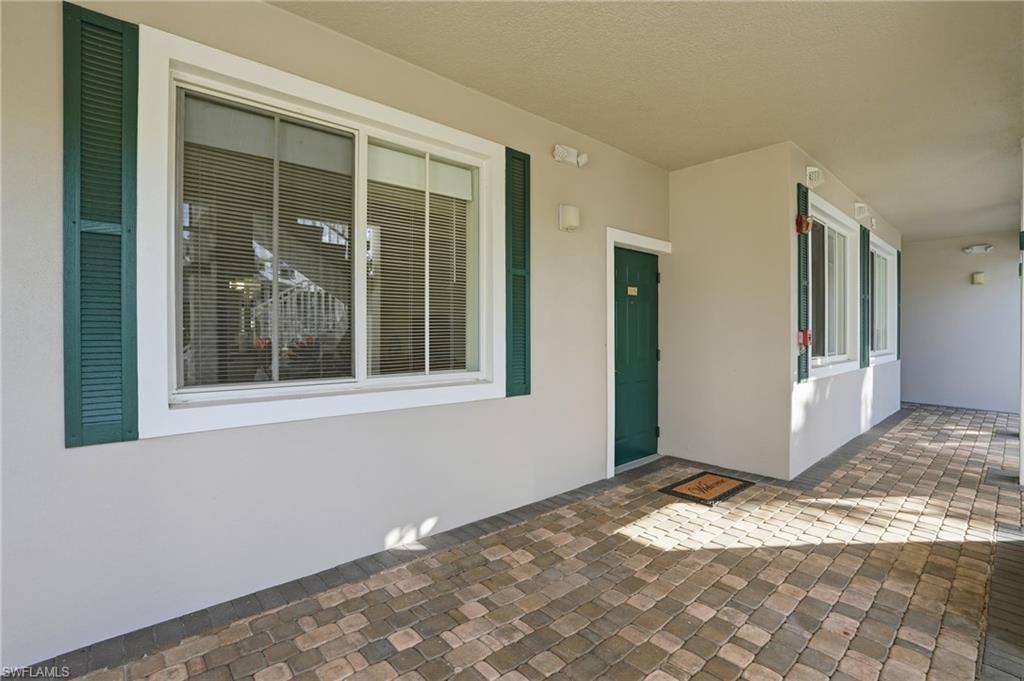 FIRST FLOOR ENTRY!