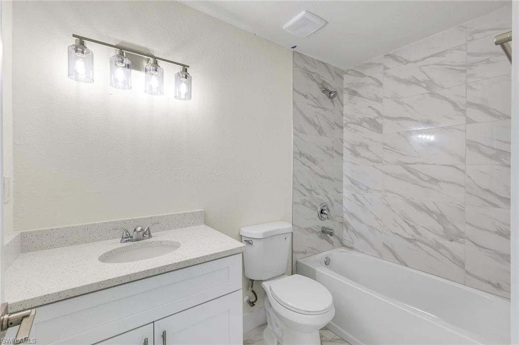 third guest bathroom/tercer bano de invitados