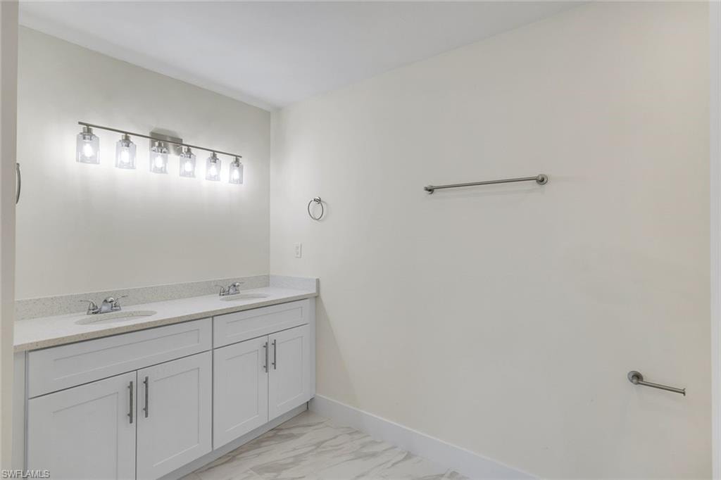 owner's ensuite bath/bano principal