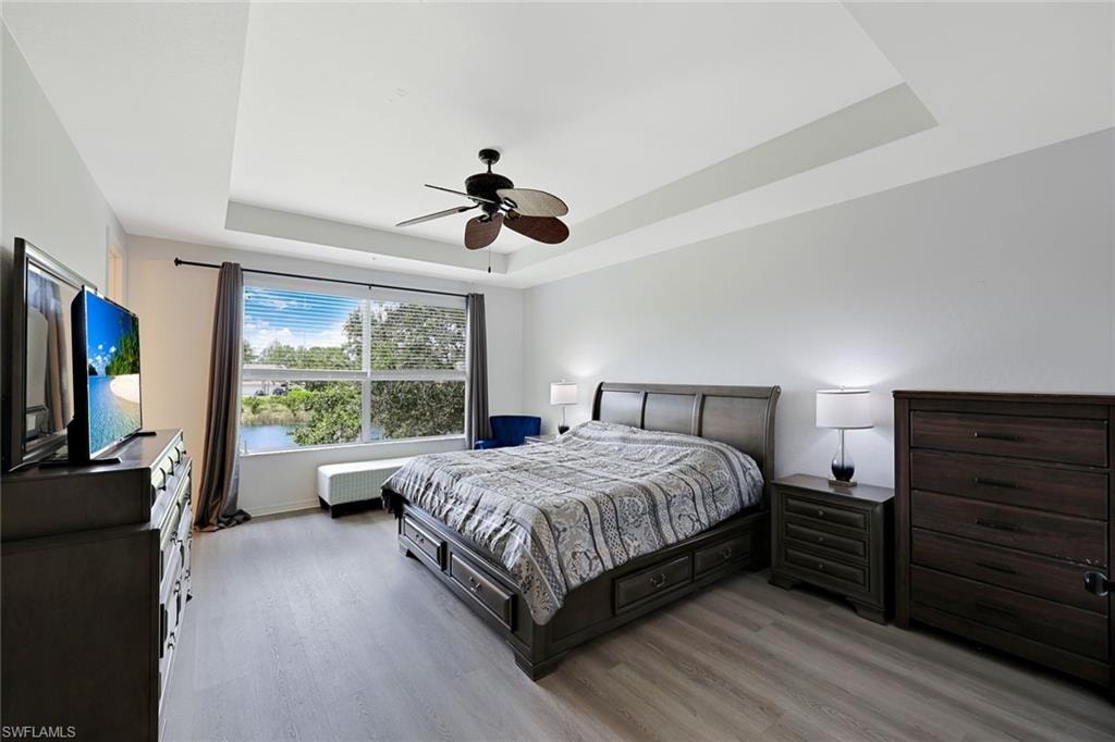 Large Master Suite with Lake View