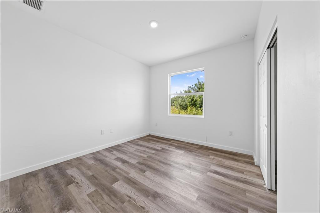 1530 Gilbert Ave S photo 15