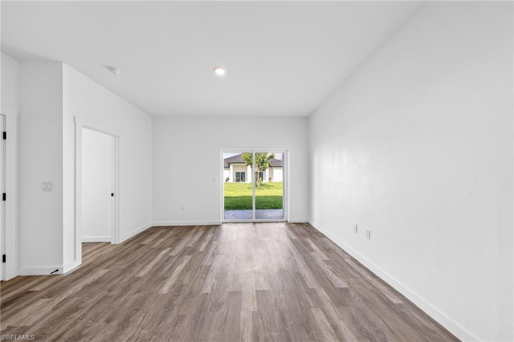 1530 Gilbert Ave S photo 8